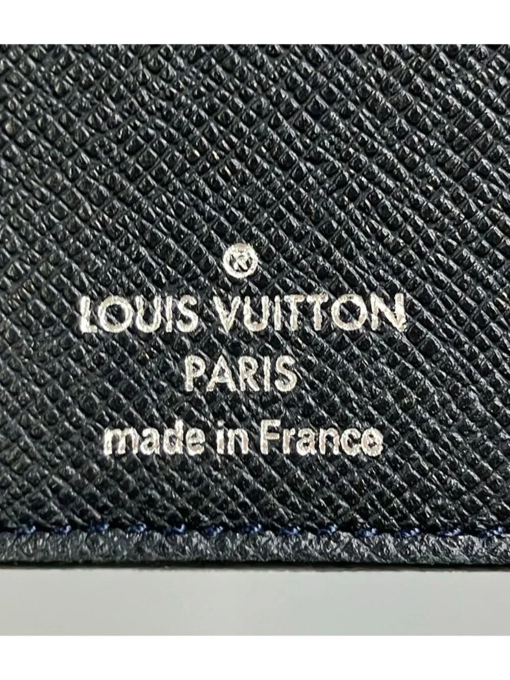 Louis Vuitton Bifold Wallet Leather Portefeuille Long Taiga